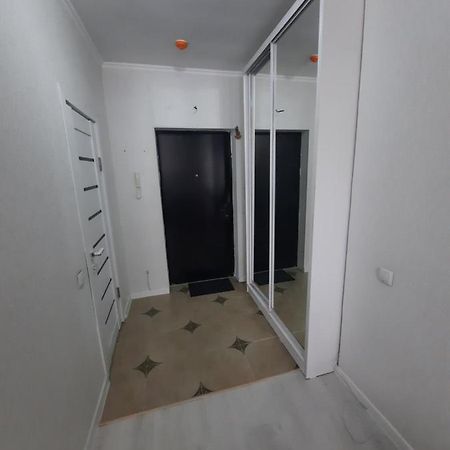 Кошкарбаева 45 Б Apartamento Astaná Exterior foto