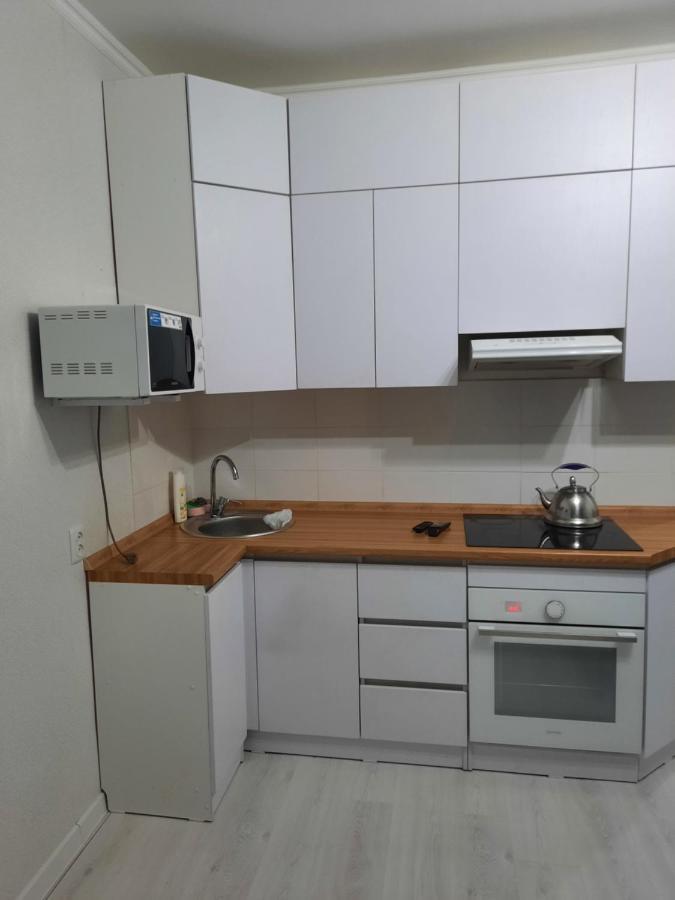 Кошкарбаева 45 Б Apartamento Astaná Exterior foto